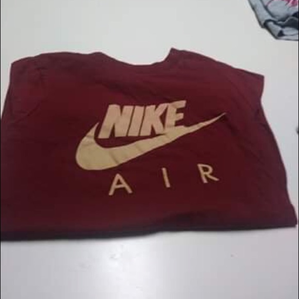 Maroon nike shirt